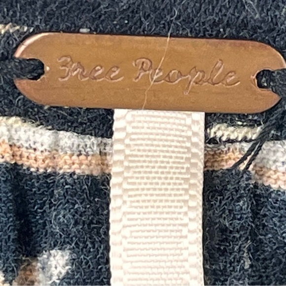 FREE PEOPLE Paisley Modal Blend Puff Sleeve Top Sz Large Boho Beachy Whimsigoth - Picture 7 of 16